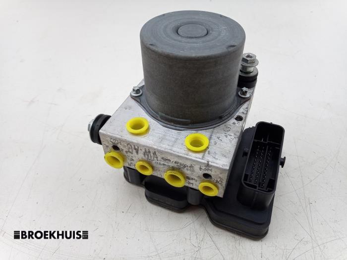 Gebruikte ABS Pomp Skoda Fabia III Combi (NJ5) 1.0 TSI 12V Prijs € 225,00 Margeregeling aangeboden door Autobedrijf Broekhuis B.V.