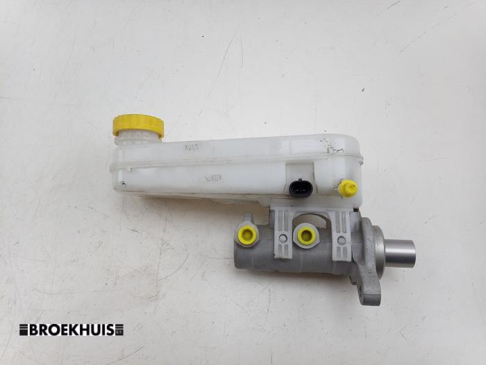 Gebruikte Hoofdremcilinder Fiat Ducato (250) 2.3 D 130 Multijet Prijs € 48,40 Inclusief btw aangeboden door Autobedrijf Broekhuis B.V.