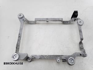 Gebruikte Steun (diversen) Polestar Polestar 2 63kWh Standard Range Single Motor Prijs € 35,00 Margeregeling aangeboden door Autobedrijf Broekhuis B.V.