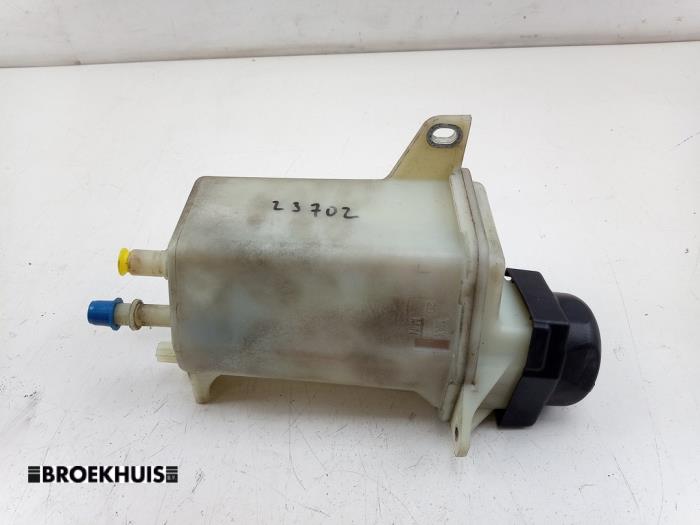 Gebruikte Servo Oliereservoir Citroen Jumper (U9) 2.0 BlueHDi 160 Prijs € 36,30 Inclusief btw aangeboden door Autobedrijf Broekhuis B.V.