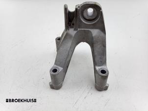 Gebruikte Motorsteun Mazda CX-80 (KL) 2.5 E-SkyActiv PHEV AWD Prijs € 50,00 Margeregeling aangeboden door Autobedrijf Broekhuis B.V.