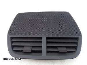 Gebruikte Luchtrooster Dashboard Polestar Polestar 2 63kWh Standard Range Single Motor Prijs € 45,00 Margeregeling aangeboden door Autobedrijf Broekhuis B.V.