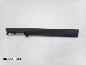 Gebruikte Dashboard sierlijst Polestar Polestar 2 63kWh Standard Range Single Motor Prijs € 25,00 Margeregeling aangeboden door Autobedrijf Broekhuis B.V.