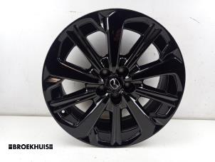 Gebruikte Velg Mazda CX-80 (KL) 2.5 E-SkyActiv PHEV AWD Prijs € 250,00 Margeregeling aangeboden door Autobedrijf Broekhuis B.V.