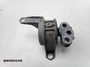 Gebruikte Motorsteun Opel Zafira (M75) 2.2 16V Direct Ecotec Prijs € 25,00 Margeregeling aangeboden door Autobedrijf Broekhuis B.V.