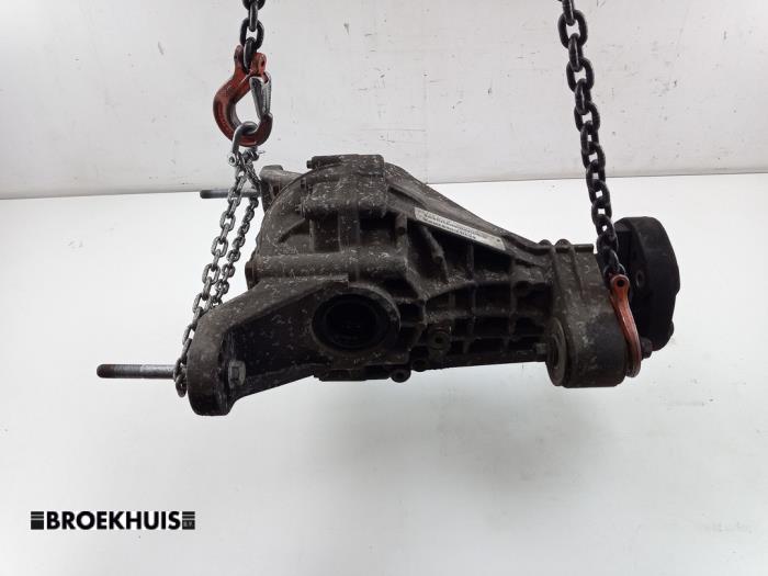Gebruikte Differentieel achter Mercedes ML II (164/4JG) 3.0 ML-320 CDI 4-Matic V6 24V Prijs € 125,00 Margeregeling aangeboden door Autobedrijf Broekhuis B.V.