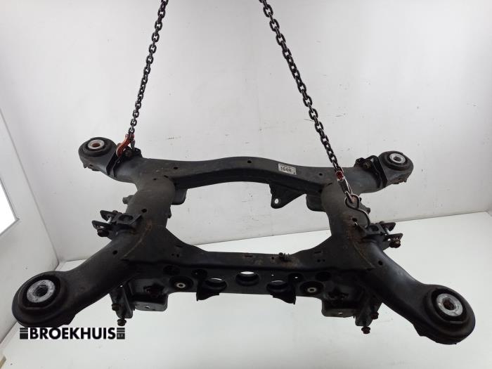 Gebruikte Subframe Mercedes ML II (164/4JG) 3.0 ML-320 CDI 4-Matic V6 24V Prijs € 175,00 Margeregeling aangeboden door Autobedrijf Broekhuis B.V.