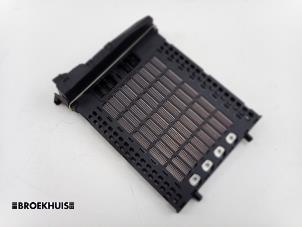 Gebruikte Kachel Verwarmingselement Mercedes ML II (164/4JG) 3.0 ML-320 CDI 4-Matic V6 24V Prijs € 25,00 Margeregeling aangeboden door Autobedrijf Broekhuis B.V.