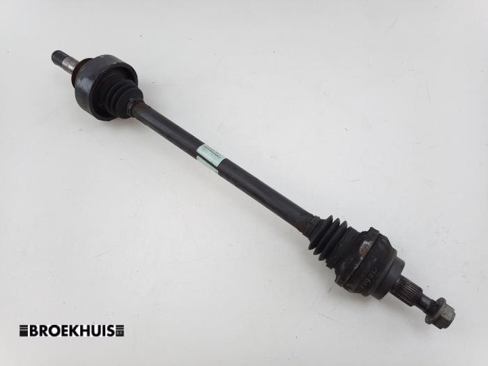 Gebruikte Aandrijfas links-achter Mercedes ML II (164/4JG) 3.0 ML-320 CDI 4-Matic V6 24V Prijs € 45,00 Margeregeling aangeboden door Autobedrijf Broekhuis B.V.