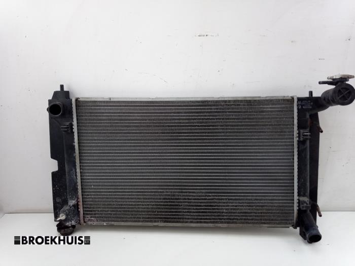 Gebruikte Radiateur Toyota Corolla (E12) 1.6 16V VVT-i Prijs € 40,00 Margeregeling aangeboden door Autobedrijf Broekhuis B.V.