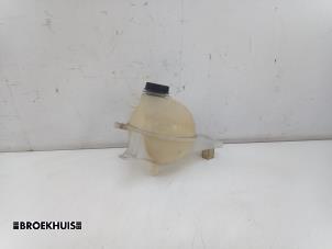 Gebruikte Koelwater Reservoir Ford Transit Custom 2.0 TDCi 16V Eco Blue 130 Prijs € 24,20 Inclusief btw aangeboden door Autobedrijf Broekhuis B.V.