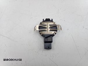 Gebruikte Sensor regen Ford Transit Custom 2.0 TDCi 16V Eco Blue 130 Prijs € 21,18 Inclusief btw aangeboden door Autobedrijf Broekhuis B.V.