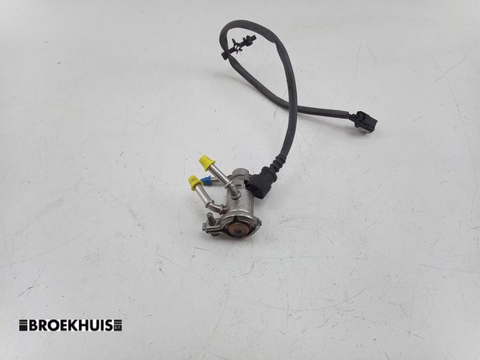 Gebruikte Adblue injector Ford Transit Custom 2.0 TDCi 16V Eco Blue 130 Prijs € 78,65 Inclusief btw aangeboden door Autobedrijf Broekhuis B.V.