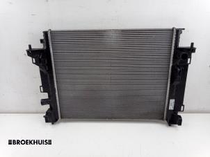 Gebruikte Radiateur Renault Twingo III (AH) 1.0 SCe 75 12V Prijs € 35,00 Margeregeling aangeboden door Autobedrijf Broekhuis B.V.