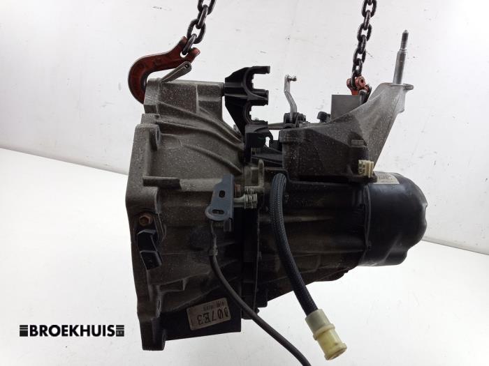 Gebruikte Versnellingsbak Renault Twingo III (AH) 1.0 SCe 75 12V Prijs € 450,00 Margeregeling aangeboden door Autobedrijf Broekhuis B.V.