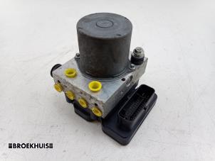 Gebruikte ABS Pomp Mercedes Vito (447.6) 1.6 109 CDI 16V Prijs € 121,00 Inclusief btw aangeboden door Autobedrijf Broekhuis B.V.