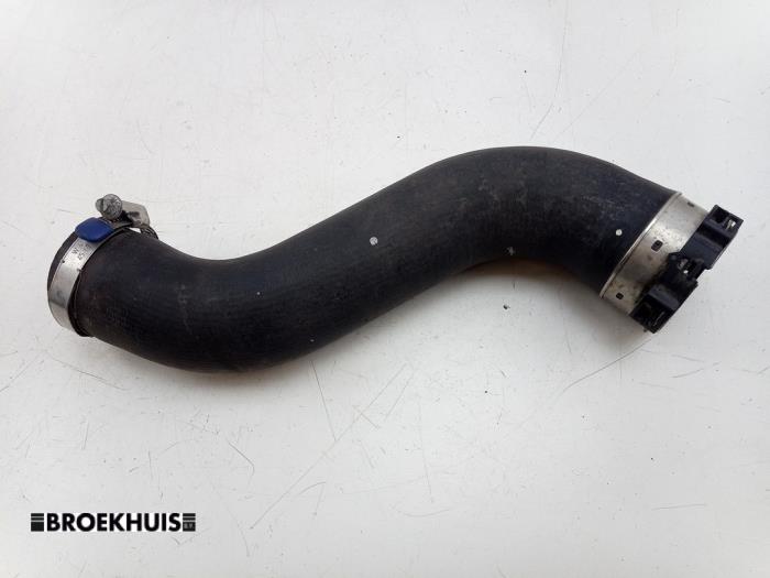 Gebruikte Intercooler Slang Mercedes Vito (447.6) 1.6 109 CDI 16V Prijs € 24,20 Inclusief btw aangeboden door Autobedrijf Broekhuis B.V.
