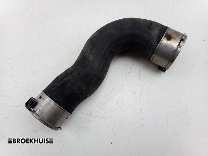 Gebruikte Intercooler Slang Mercedes Vito (447.6) 1.6 109 CDI 16V Prijs € 24,20 Inclusief btw aangeboden door Autobedrijf Broekhuis B.V.