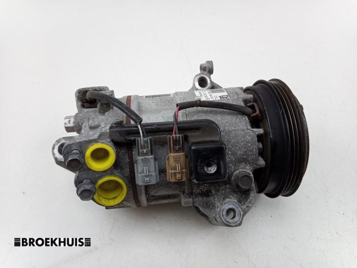 Gebruikte Aircopomp Renault Twingo III (AH) 1.0 SCe 75 12V Prijs € 140,00 Margeregeling aangeboden door Autobedrijf Broekhuis B.V.