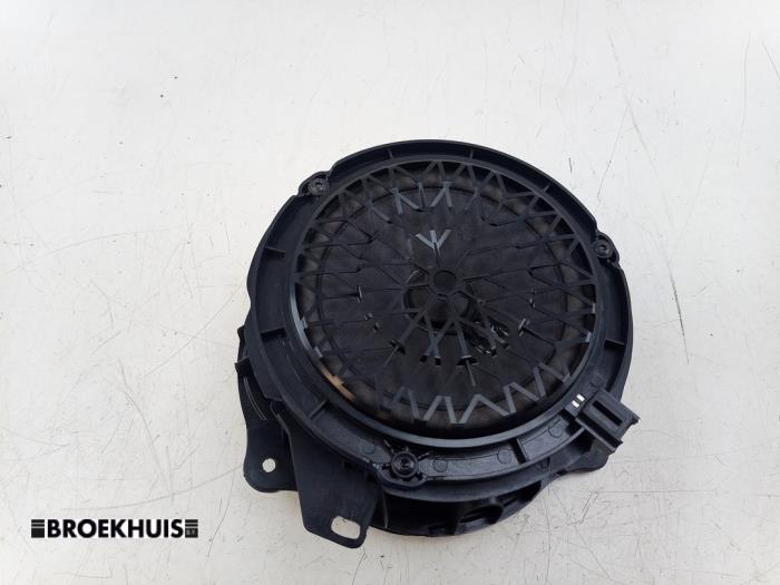 Gebruikte Luidspreker DS Automobiles DS 7 1.6 16V E-Tense 225 Prijs € 30,00 Margeregeling aangeboden door Autobedrijf Broekhuis B.V.