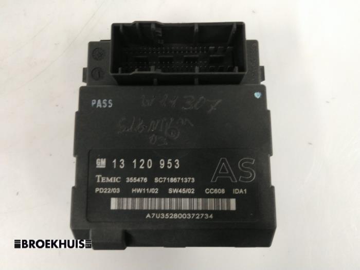 Gebruikte Computer Body Control Opel Signum (F48) 2.2 DTI 16V Prijs € 15,00 Margeregeling aangeboden door Autobedrijf Broekhuis B.V.