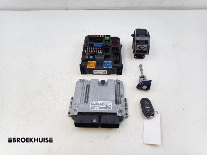 Gebruikte Computer Inspuit DS Automobiles DS 7 1.6 16V E-Tense 225 Prijs € 600,00 Margeregeling aangeboden door Autobedrijf Broekhuis B.V.