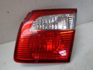 Gebruikte Achterlicht rechts Mazda 626 (GF14) 2.0i 16V Prijs € 20,00 Margeregeling aangeboden door Autobedrijf Broekhuis B.V.