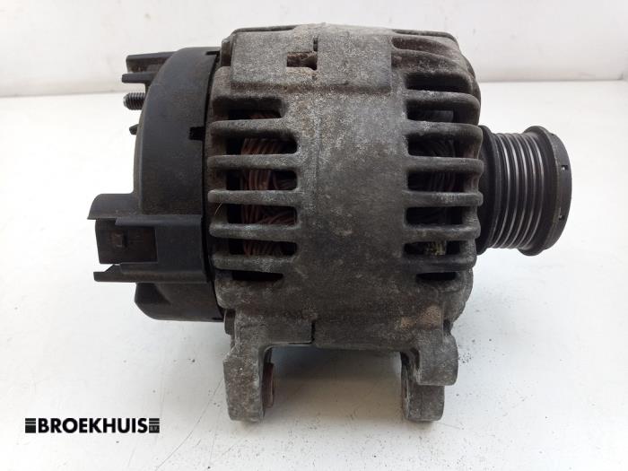 Gebruikte Dynamo Volkswagen Caddy III (2KA,2KH,2CA,2CH) 2.0 SDI Prijs € 30,25 Inclusief btw aangeboden door Autobedrijf Broekhuis B.V.