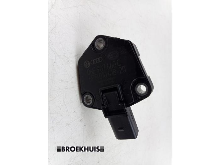 Gebruikte Olie niveau sensor Audi A1 (8X1/8XK) 1.0 TFSI 12V Prijs € 20,00 Margeregeling aangeboden door Autobedrijf Broekhuis B.V.