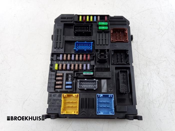 Gebruikte Bodycontrol Module Opel Corsa F (UB/UH/UP) Electric, Corsa-e 50kWh Prijs € 80,00 Margeregeling aangeboden door Autobedrijf Broekhuis B.V.