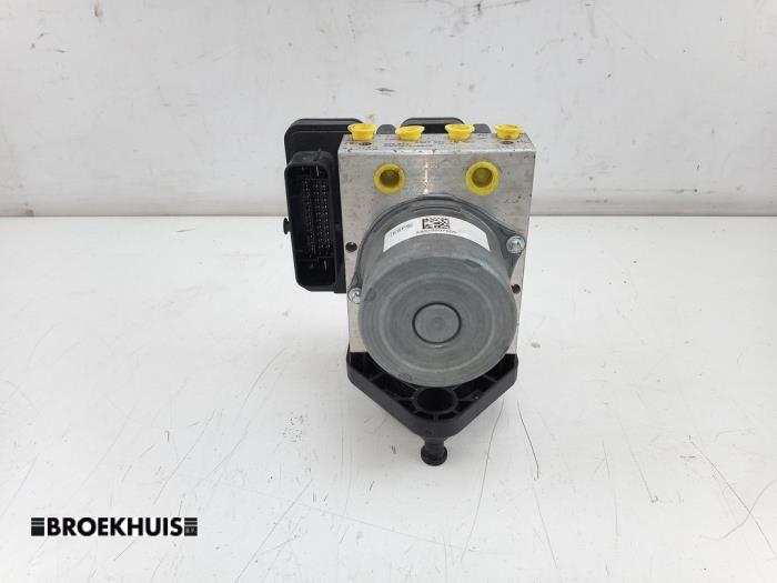 Gebruikte ABS Pomp Mercedes Sprinter 3,5t (907.6/910.6) 315 CDI 2.0 D RWD Prijs € 302,50 Inclusief btw aangeboden door Autobedrijf Broekhuis B.V.