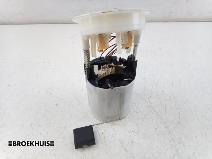 Gebruikte Tank element Pomp BMW 3 serie Touring (E91) 325i 24V Prijs € 30,00 Margeregeling aangeboden door Autobedrijf Broekhuis B.V.
