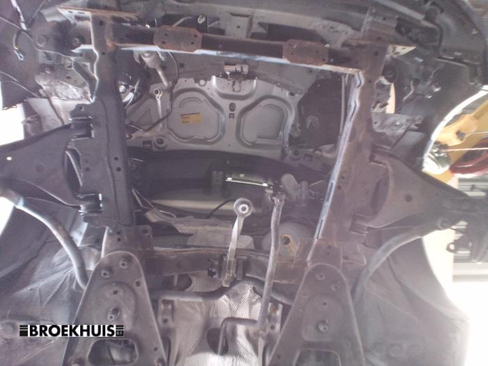 Gebruikte Subframe Renault Twingo II (CN) 1.2 16V Prijs € 50,00 Margeregeling aangeboden door Autobedrijf Broekhuis B.V.