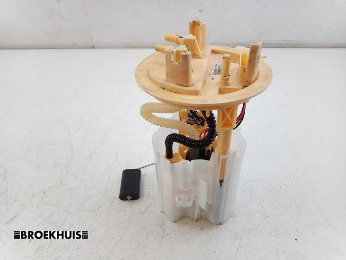 Gebruikte Tank element Pomp Mercedes Sprinter 3,5t (907.6/910.6) 317 CDI 2.0 D RWD Prijs € 181,50 Inclusief btw aangeboden door Autobedrijf Broekhuis B.V.