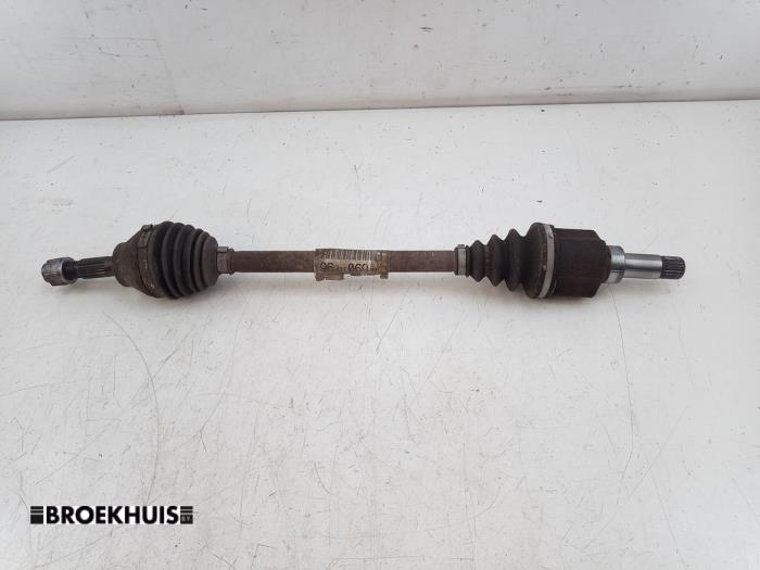 Gebruikte Aandrijfas links-voor Peugeot 1007 (KM) 1.4 Prijs € 25,00 Margeregeling aangeboden door Autobedrijf Broekhuis B.V.