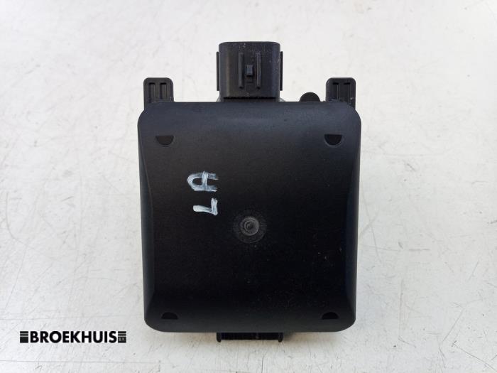 Gebruikte Radar sensor Volvo XC40 (XZ) Recharge Twin 78 kWh Prijs € 125,00 Margeregeling aangeboden door Autobedrijf Broekhuis B.V.