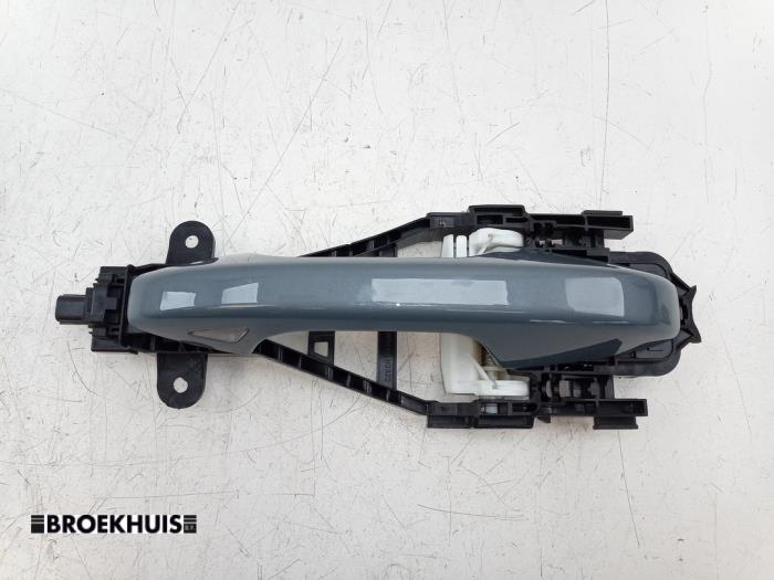 Gebruikte Handgreep Volvo XC40 (XZ) Recharge Twin 78 kWh Prijs € 60,00 Margeregeling aangeboden door Autobedrijf Broekhuis B.V.