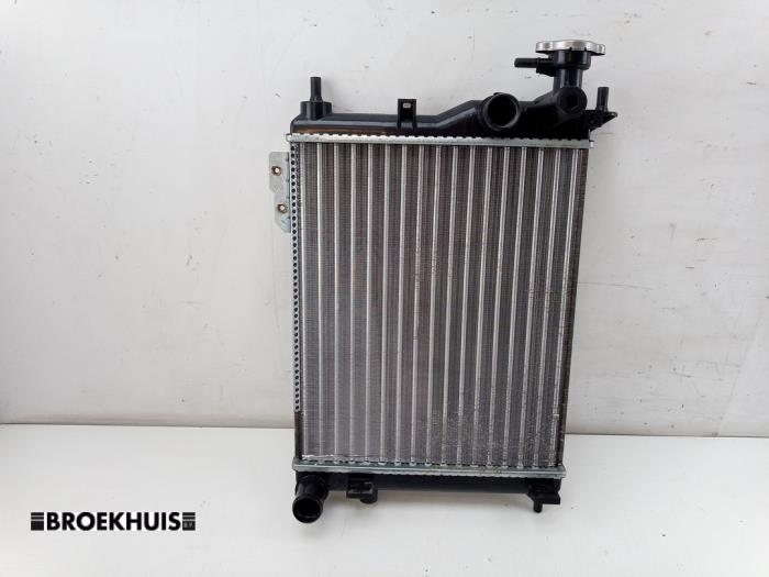 Gebruikte Radiateur Hyundai Getz 1.4i 16V Prijs € 50,00 Margeregeling aangeboden door Autobedrijf Broekhuis B.V.
