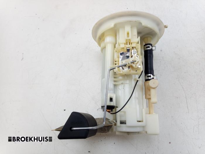 Gebruikte Tank element Pomp Mitsubishi Grandis (NA) 2.4 16V MIVEC Prijs € 50,00 Margeregeling aangeboden door Autobedrijf Broekhuis B.V.