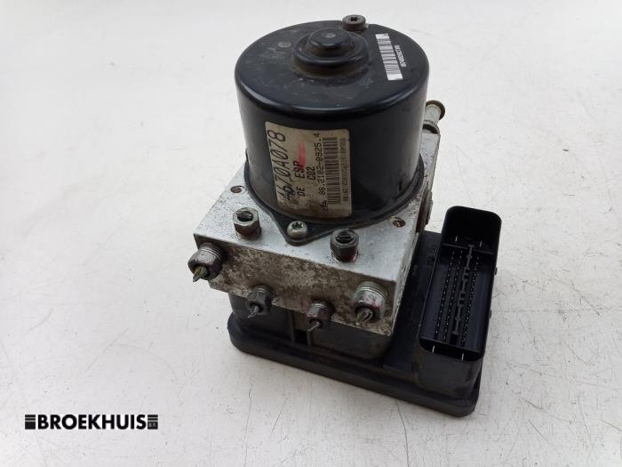 Gebruikte ABS Pomp Mitsubishi Grandis (NA) 2.4 16V MIVEC Prijs € 60,00 Margeregeling aangeboden door Autobedrijf Broekhuis B.V.