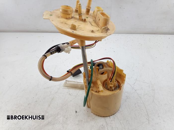 Gebruikte Tank element Pomp Landrover Discovery Sport (LC) 2.0 TD4 150 16V Prijs € 150,00 Margeregeling aangeboden door Autobedrijf Broekhuis B.V.