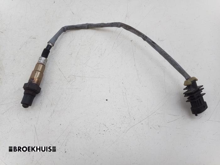 Gebruikte Lambda Sonde Opel Corsa E 1.4 16V Prijs € 15,00 Margeregeling aangeboden door Autobedrijf Broekhuis B.V.
