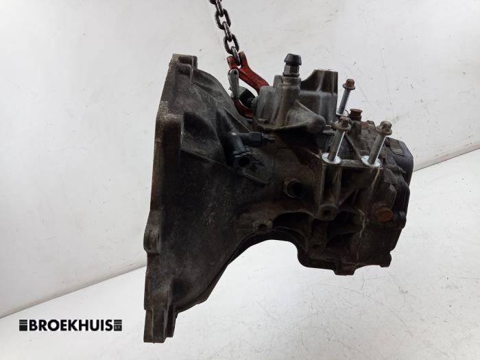 Gebruikte Versnellingsbak Opel Corsa E 1.4 16V Prijs € 450,00 Margeregeling aangeboden door Autobedrijf Broekhuis B.V.