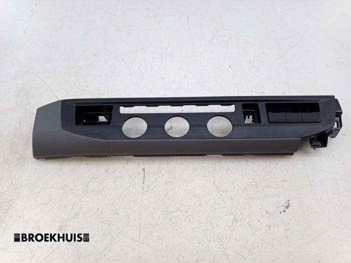 Gebruikte Dashboard deel Volkswagen Transporter T6 2.0 TDI 204 Prijs € 48,40 Inclusief btw aangeboden door Autobedrijf Broekhuis B.V.