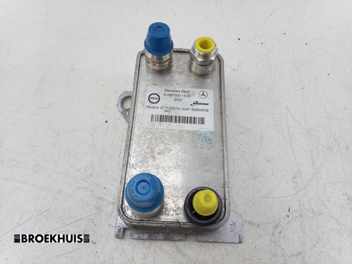 Gebruikte Oliekoeler Mercedes C Estate (S205) C-300 e 2.0 16V Prijs € 40,00 Margeregeling aangeboden door Autobedrijf Broekhuis B.V.