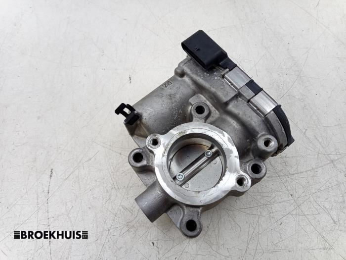 Gebruikte Gasklephuis Mercedes GLB (247.6) 1.3 GLB-200 Turbo 16V Prijs € 25,00 Margeregeling aangeboden door Autobedrijf Broekhuis B.V.