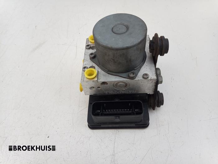 Gebruikte ABS Pomp Volkswagen Up! (121) 1.0 12V EcoFuel Prijs € 30,00 Margeregeling aangeboden door Autobedrijf Broekhuis B.V.