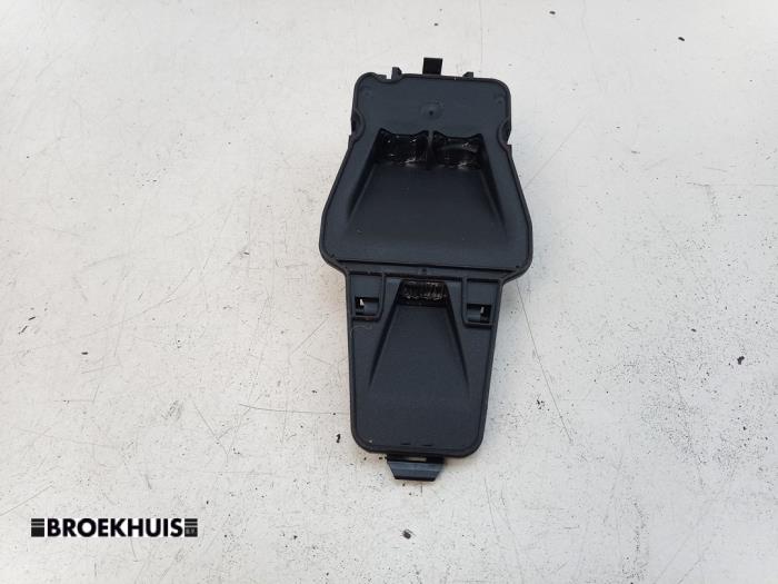 Gebruikte Sensor Remassistent Volkswagen Up! (121) 1.0 12V EcoFuel Prijs € 20,00 Margeregeling aangeboden door Autobedrijf Broekhuis B.V.