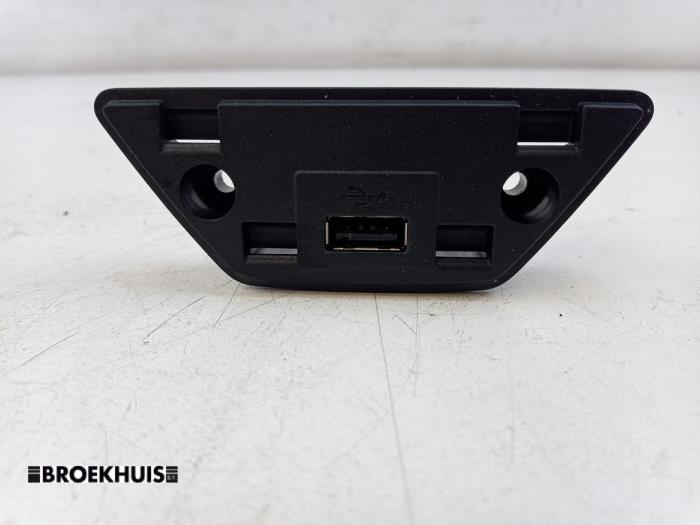 Gebruikte USB module Volkswagen Up! (121) 1.0 12V EcoFuel Prijs € 30,00 Margeregeling aangeboden door Autobedrijf Broekhuis B.V.