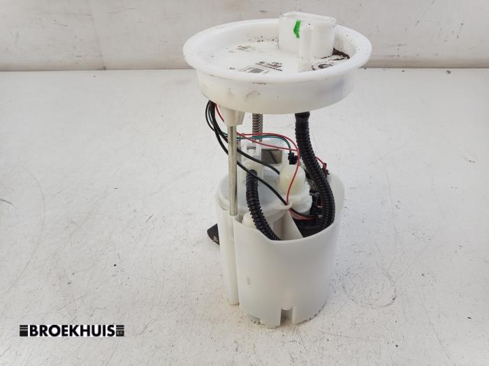 Gebruikte Tank element Pomp Volkswagen Up! (121) 1.0 12V EcoFuel Prijs € 70,00 Margeregeling aangeboden door Autobedrijf Broekhuis B.V.